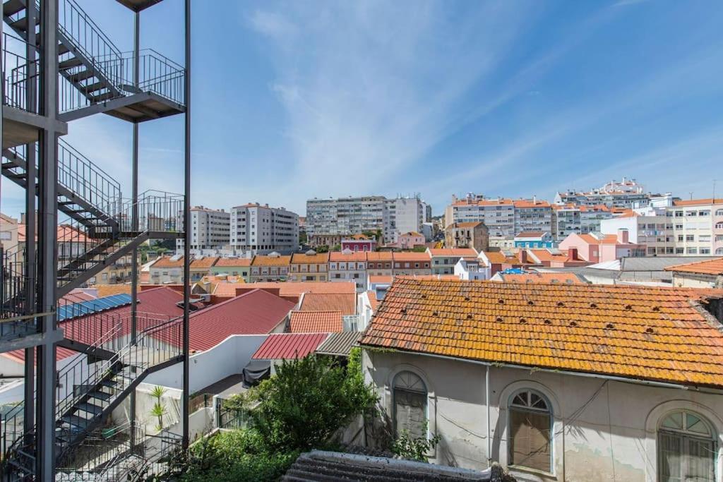 Apartment Typical 2bdr *